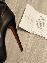 Load image into Gallery viewer, CL Heels 5.5&quot; Size 38
