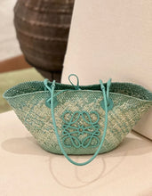 Load image into Gallery viewer, L Raffia Tote
