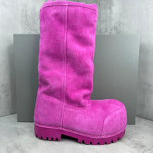 Load image into Gallery viewer, B Suede Boot (2)
