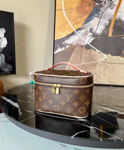 Load image into Gallery viewer, Vanity Bag
