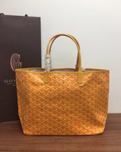 Load image into Gallery viewer, Monogram Tote (8)
