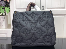 Load image into Gallery viewer, Large Puffer Tote (2)
