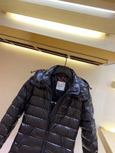 Load image into Gallery viewer, Women&#39;s Long Puffer Jacket
