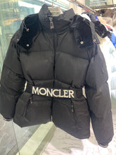 Load image into Gallery viewer, Women&#39;s Puffer Jacket (2)
