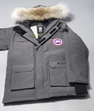 Load image into Gallery viewer, Short Fur Hood Jacket (6)
