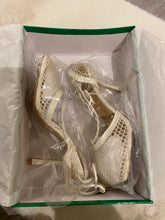 Load image into Gallery viewer, Beige Mesh Heels Size 38
