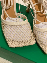 Load image into Gallery viewer, Beige Mesh Heels Size 38
