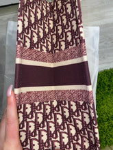 Load image into Gallery viewer, Burgundy Book Tote
