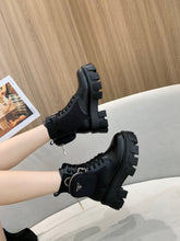 Load image into Gallery viewer, Pochette Combat Boots
