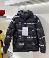 Load image into Gallery viewer, Men&#39;s Logo Short Puffer Jacket
