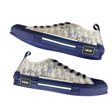 Load image into Gallery viewer, Low Tops (2)
