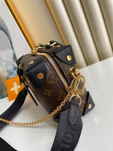 Load image into Gallery viewer, Trunk Bag
