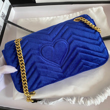 Load image into Gallery viewer, Velvet Chain Bag (5)
