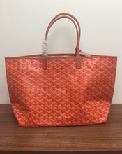 Load image into Gallery viewer, Monogram Tote (8)
